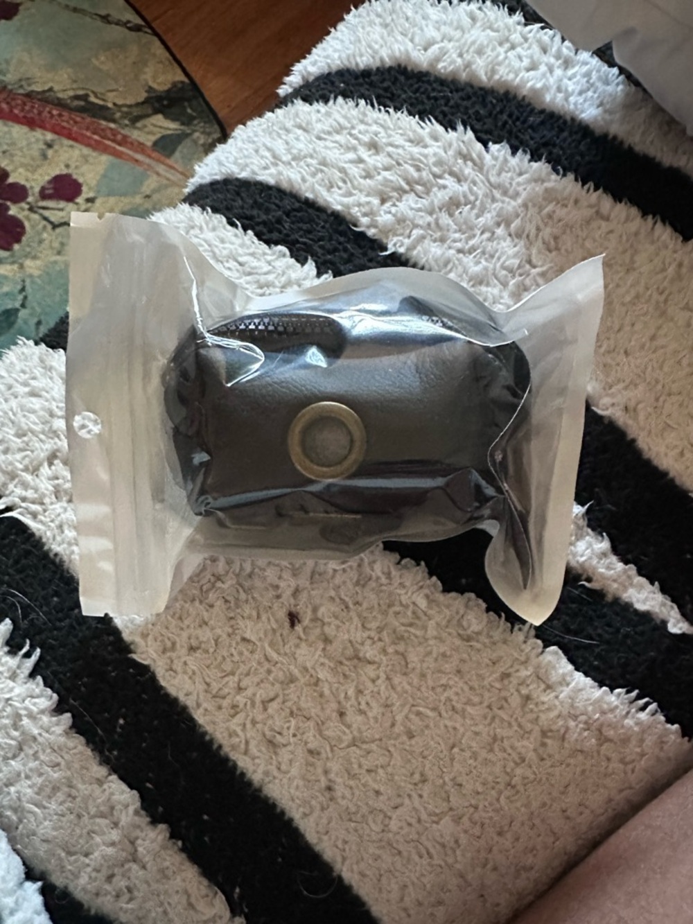 Leather Dog Waste Bag Holder - Black - Picture 11 of 12